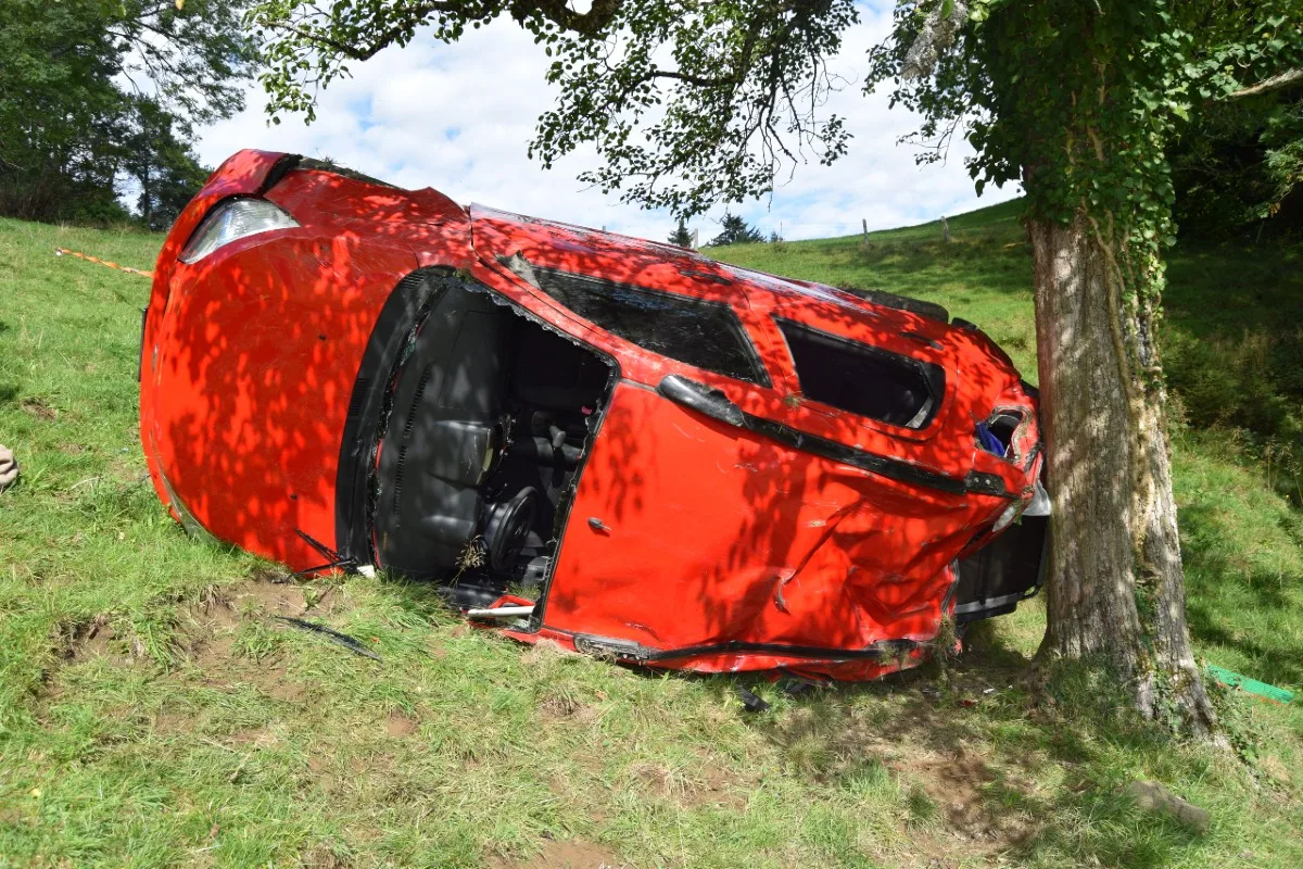 Oberegg AI -  Tragischer Selbstunfall auf steiler Kiesstrasse