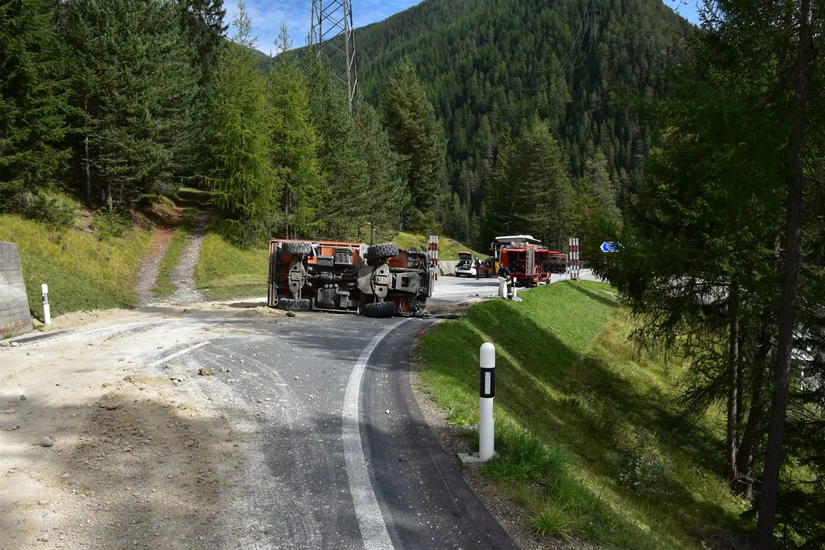 Davos Wiesen GR - Lastwagen umgekippt - Zeugenaufruf