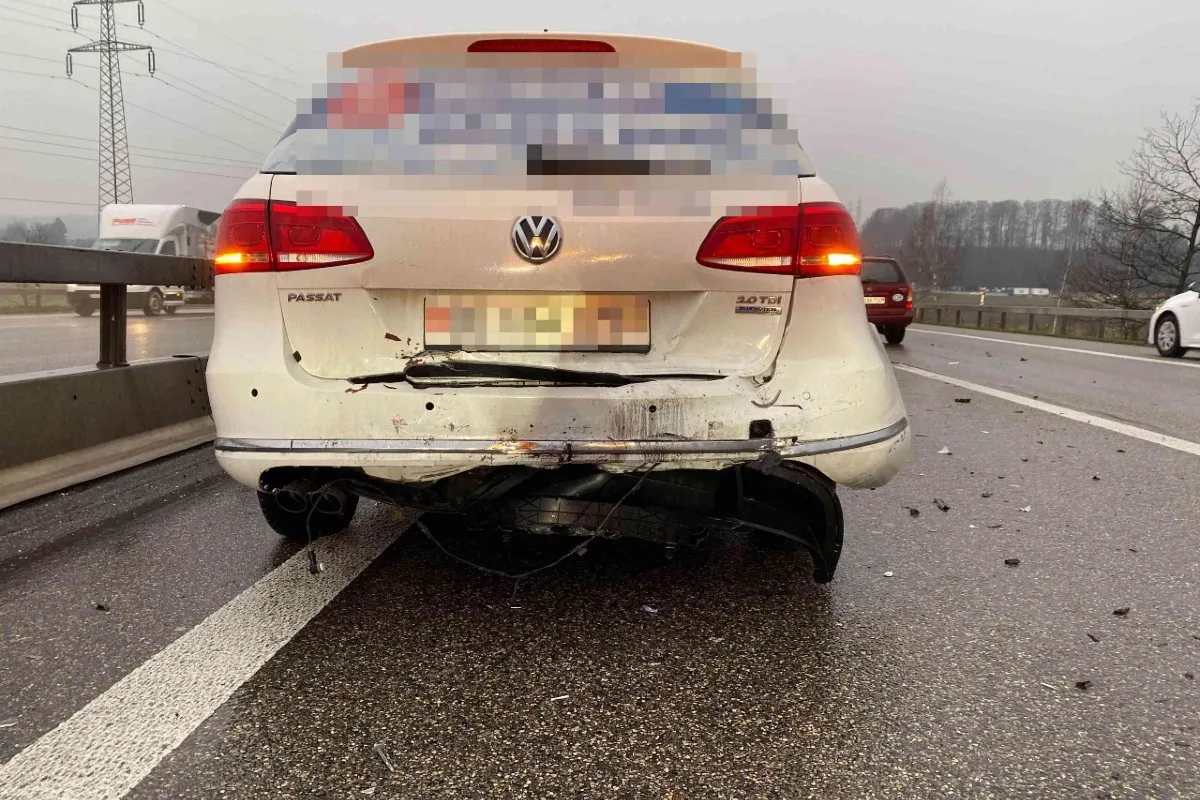 Oberbipp SO - Auffahrkollision mit drei Fahrzeugen 