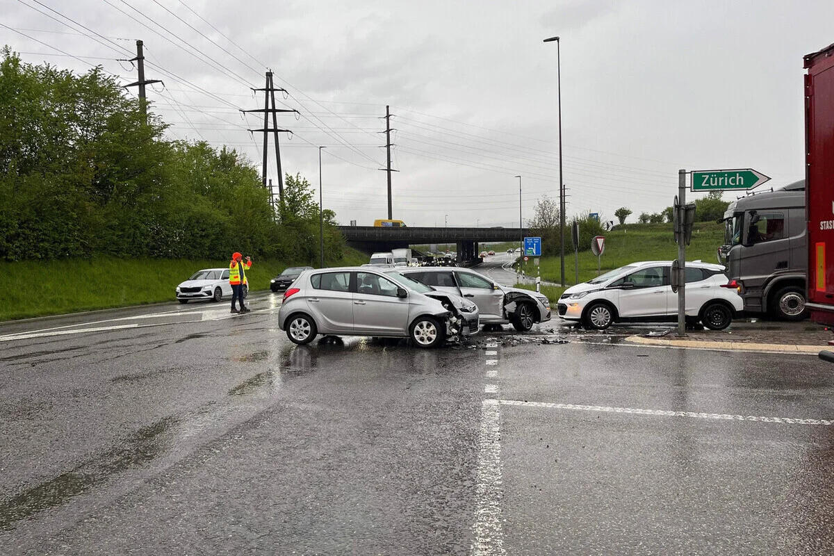 Muhen AG – Heftiger Unfall führt zu Stau