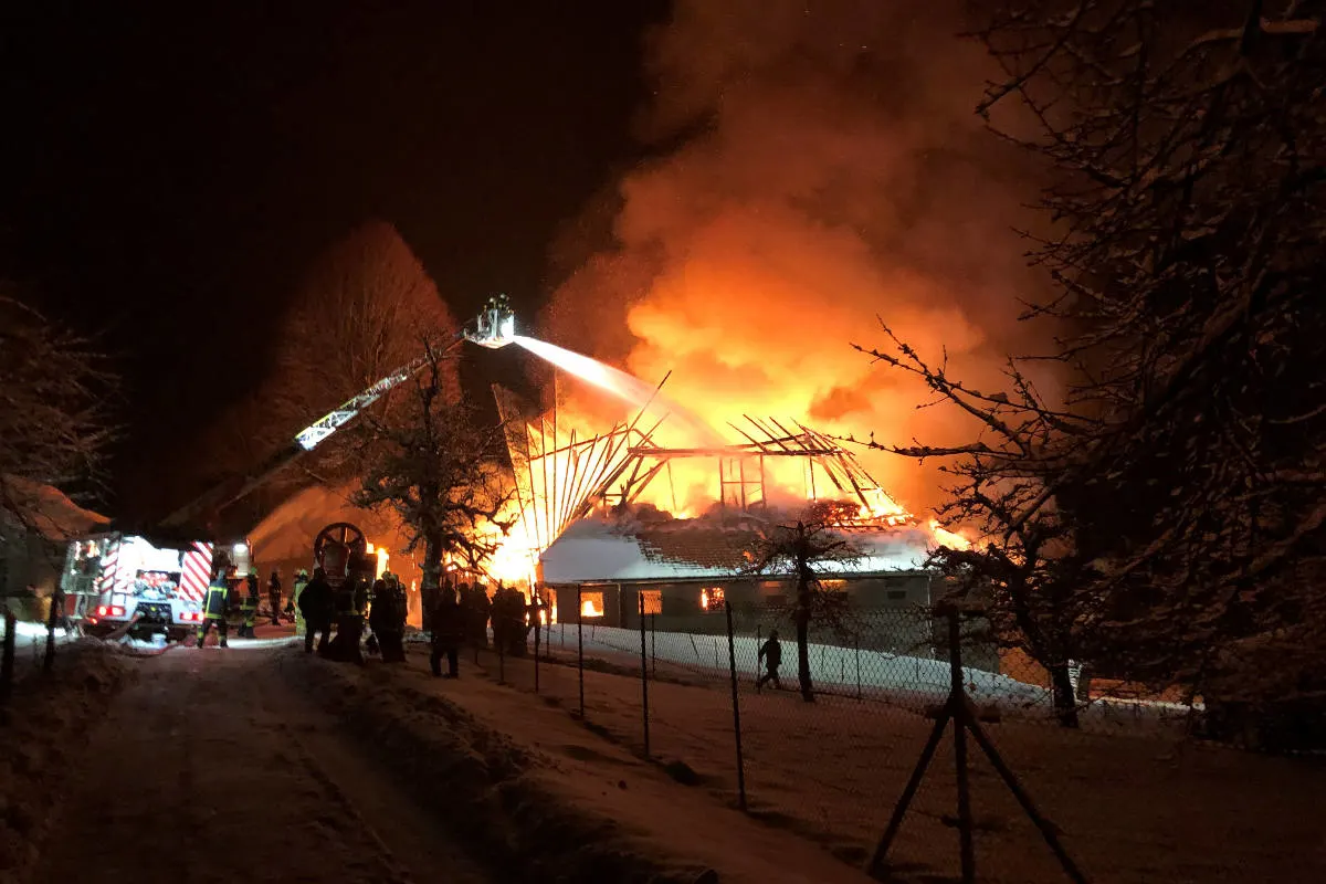 Weier im Emmental (Affoltern i. E.) - Bauernhaus bei Brand zerstört