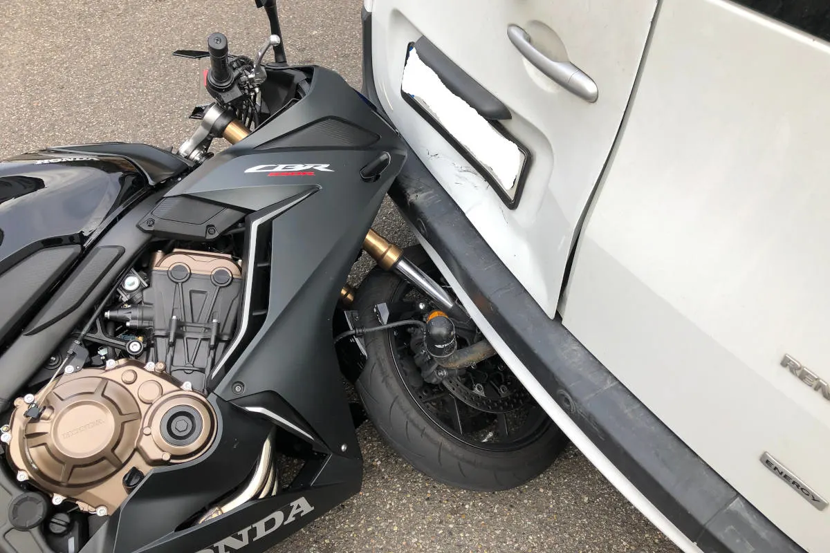 Bad Kreuznach – Verkehrsunfall zwischen Motorradfahrer und PKW-Fahrer
