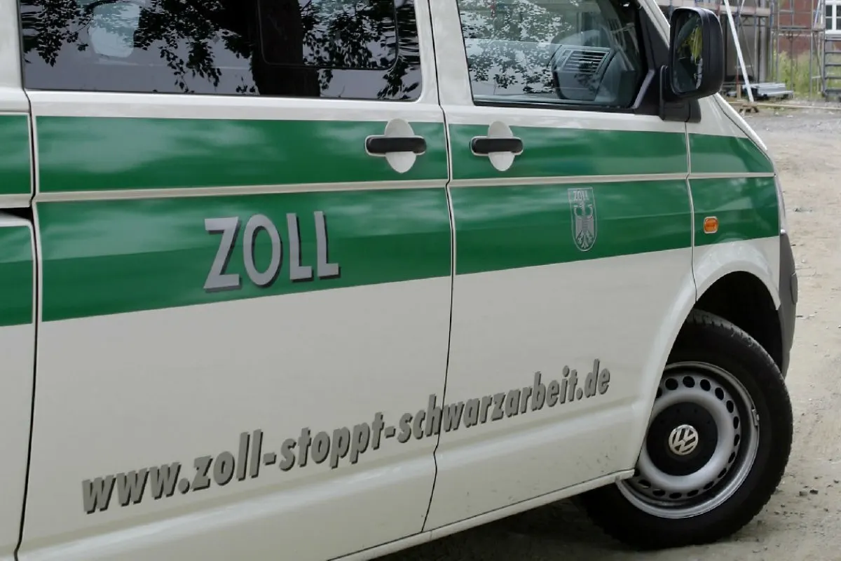 Zwei Festnahmen bei Baustellenkontrolle
