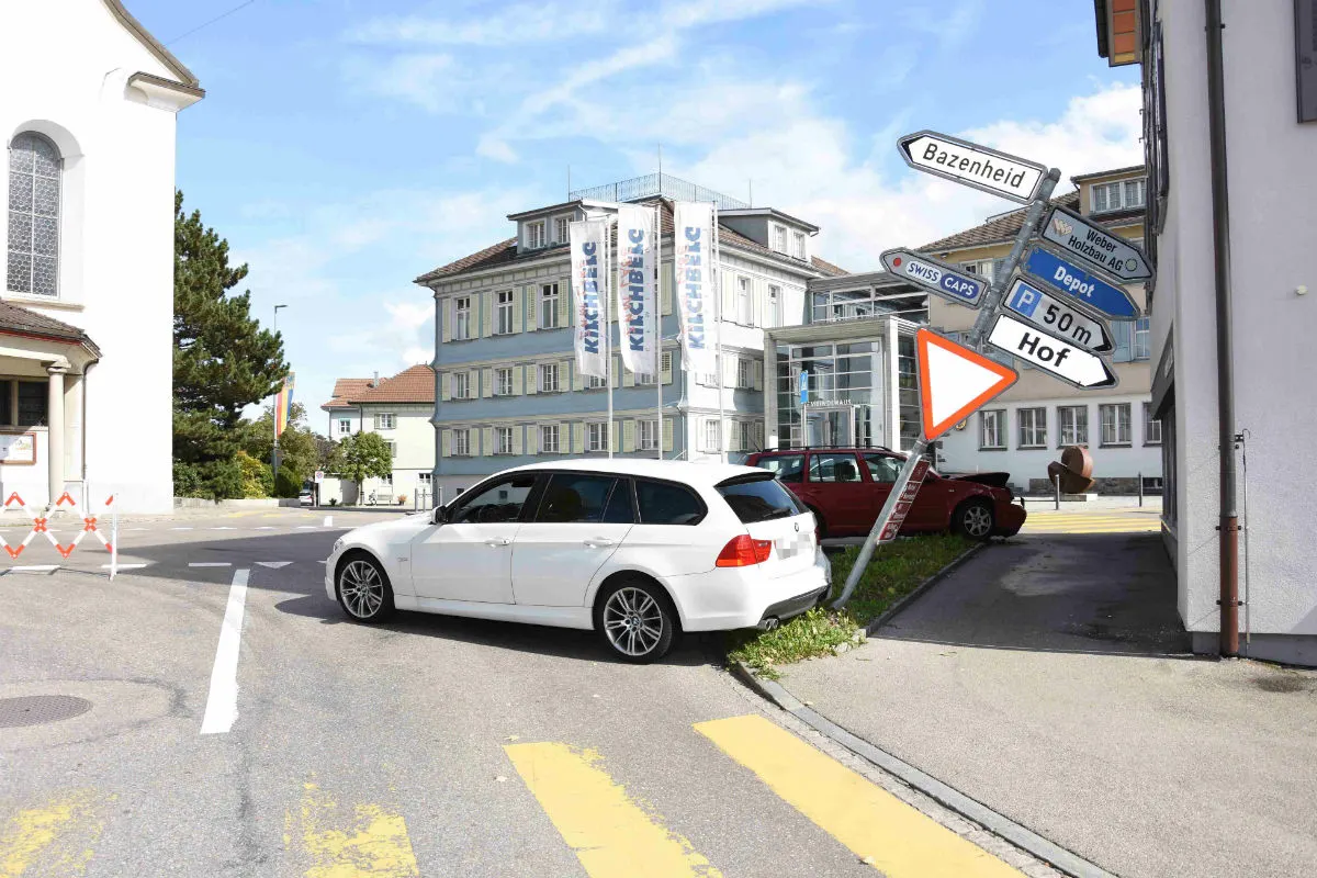 Kirchberg SG -  Eine Person nach Kollision verletzt