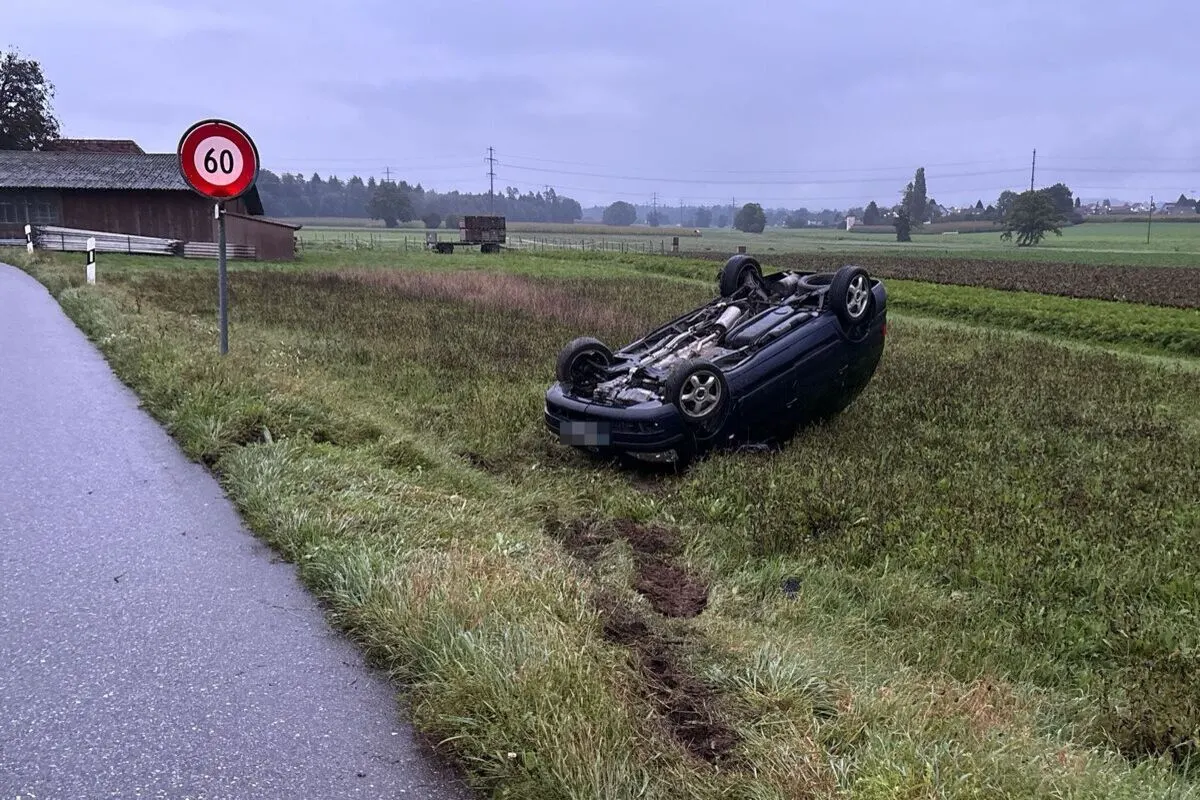 Wolfwil  SO – Auto überschlägt sich bei Unfall 