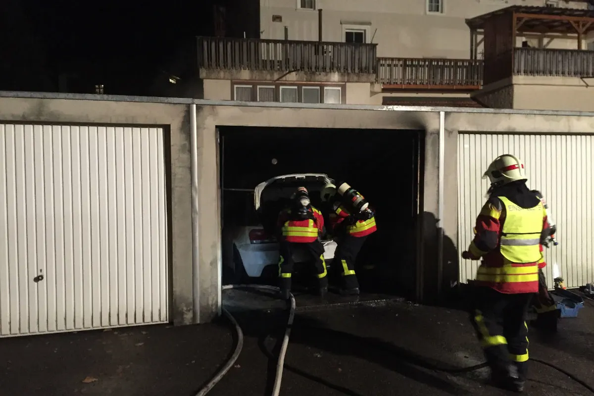 Oberuzwil SG - Auto fängt Feuer
