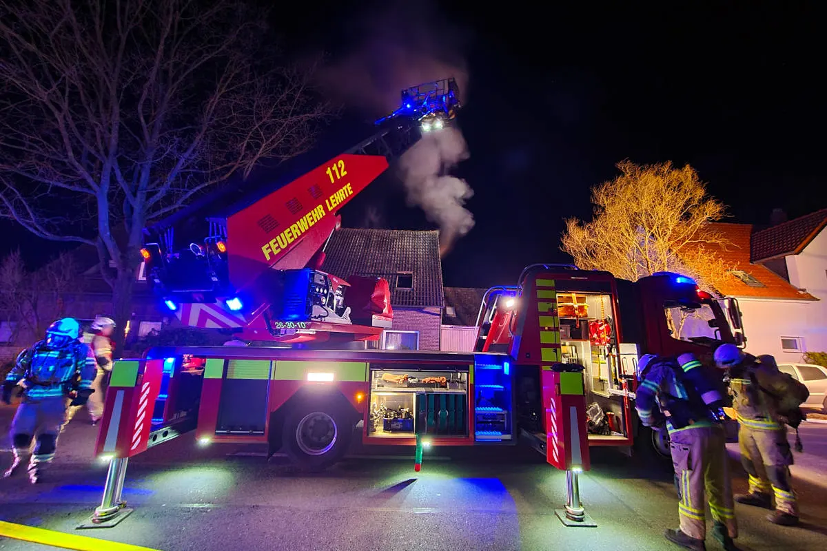 Röddensen – Feuerwehren verhindern ausgedehnten Dachstuhlbrand