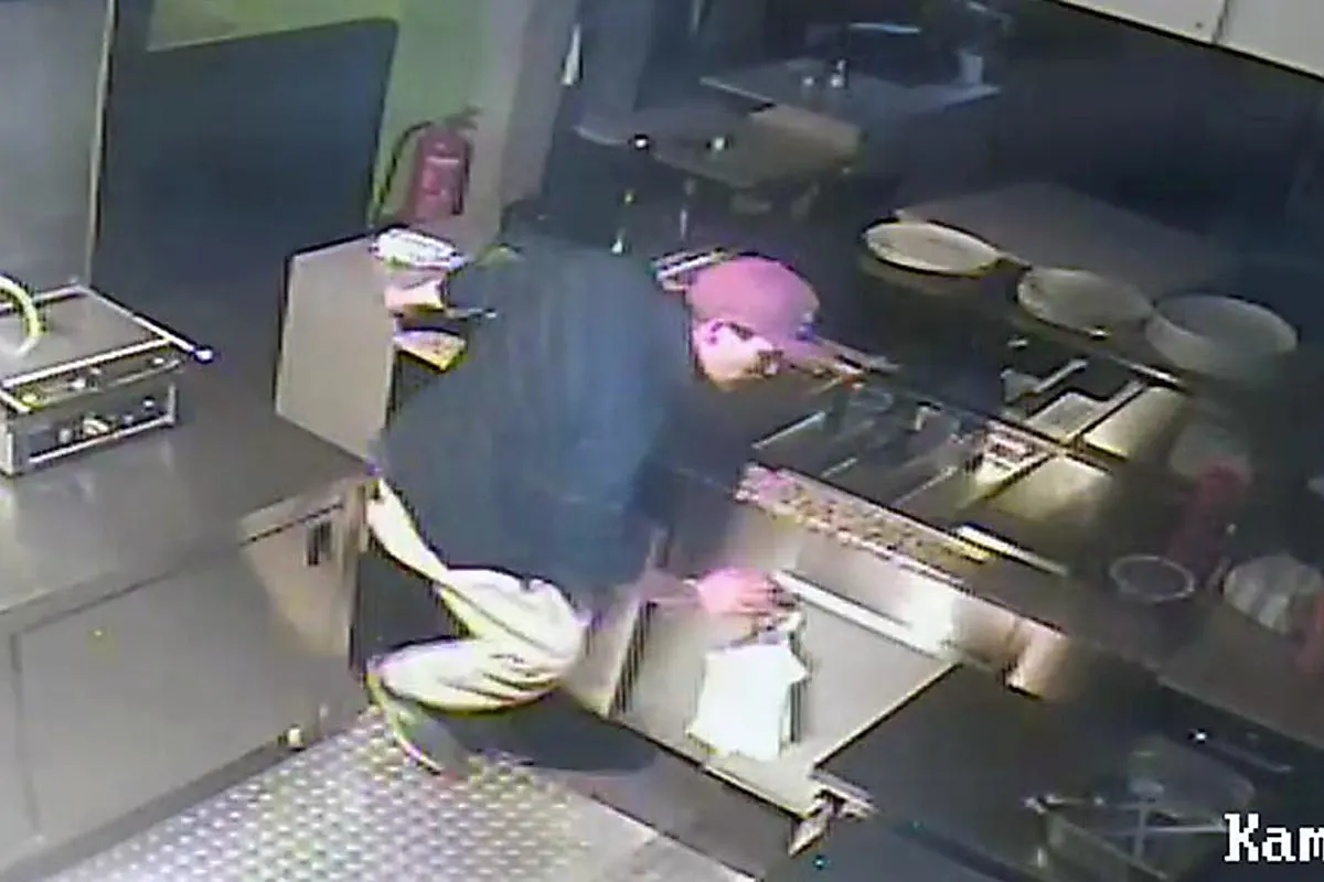 Düsseldorf - Einbruch in Pizzeria - Polizei fahndet mit Fotos nach Unbekanntem