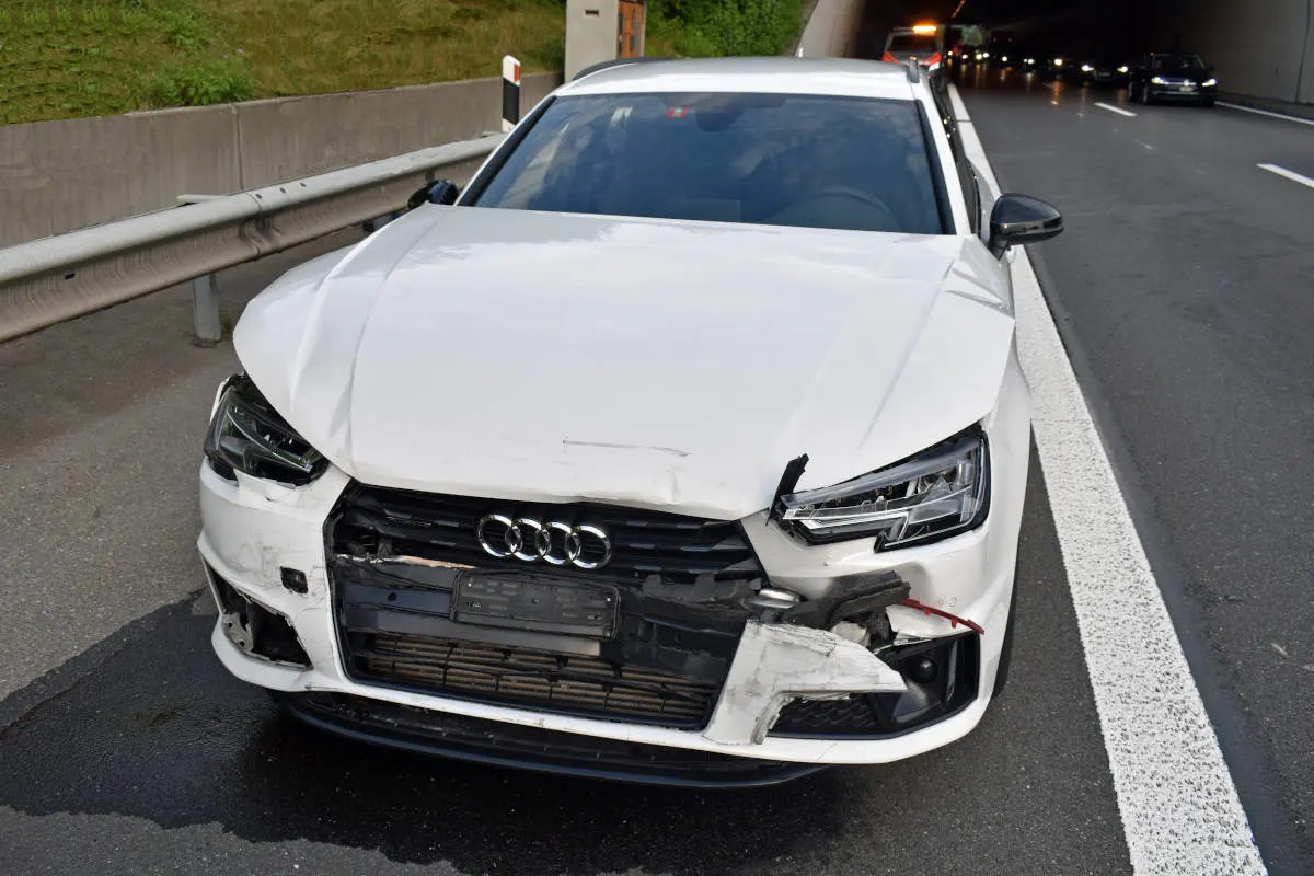 Unfall auf der A2 bei Sursee LU – Vier Autos in Auffahrkollision verwickelt 