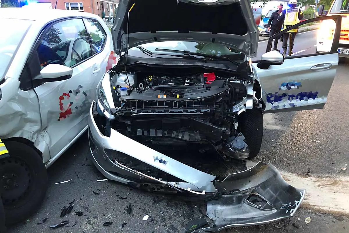 Eschweiler - Zwei Schwerverletzte nach Unfall