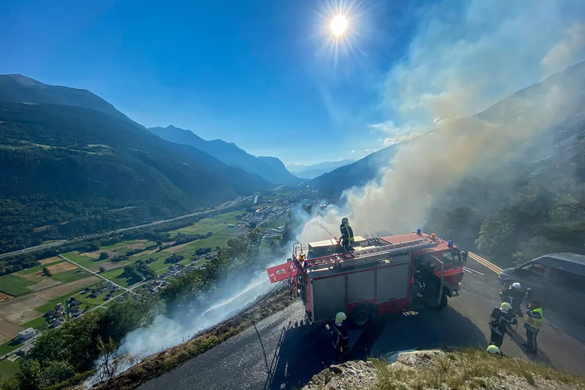 Niedergesteln VS – Flächenbrand am Brägjueggu