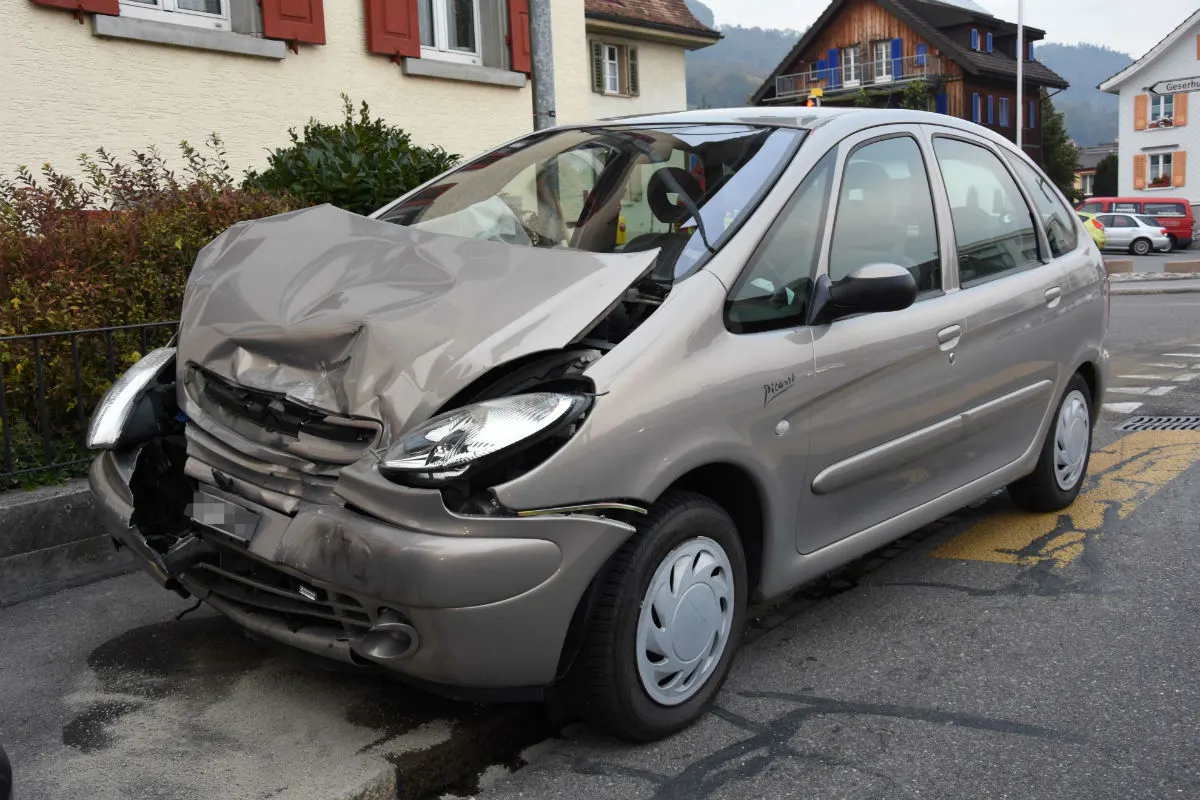 Rebstein SG -Bei Unfall leicht verletzt