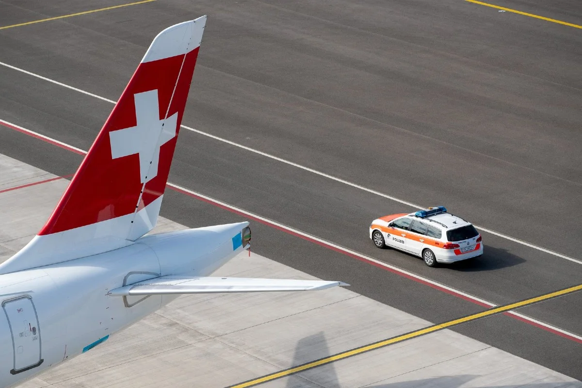 Über eine Tonne Drogen am Flughafen Zürich sichergestellt