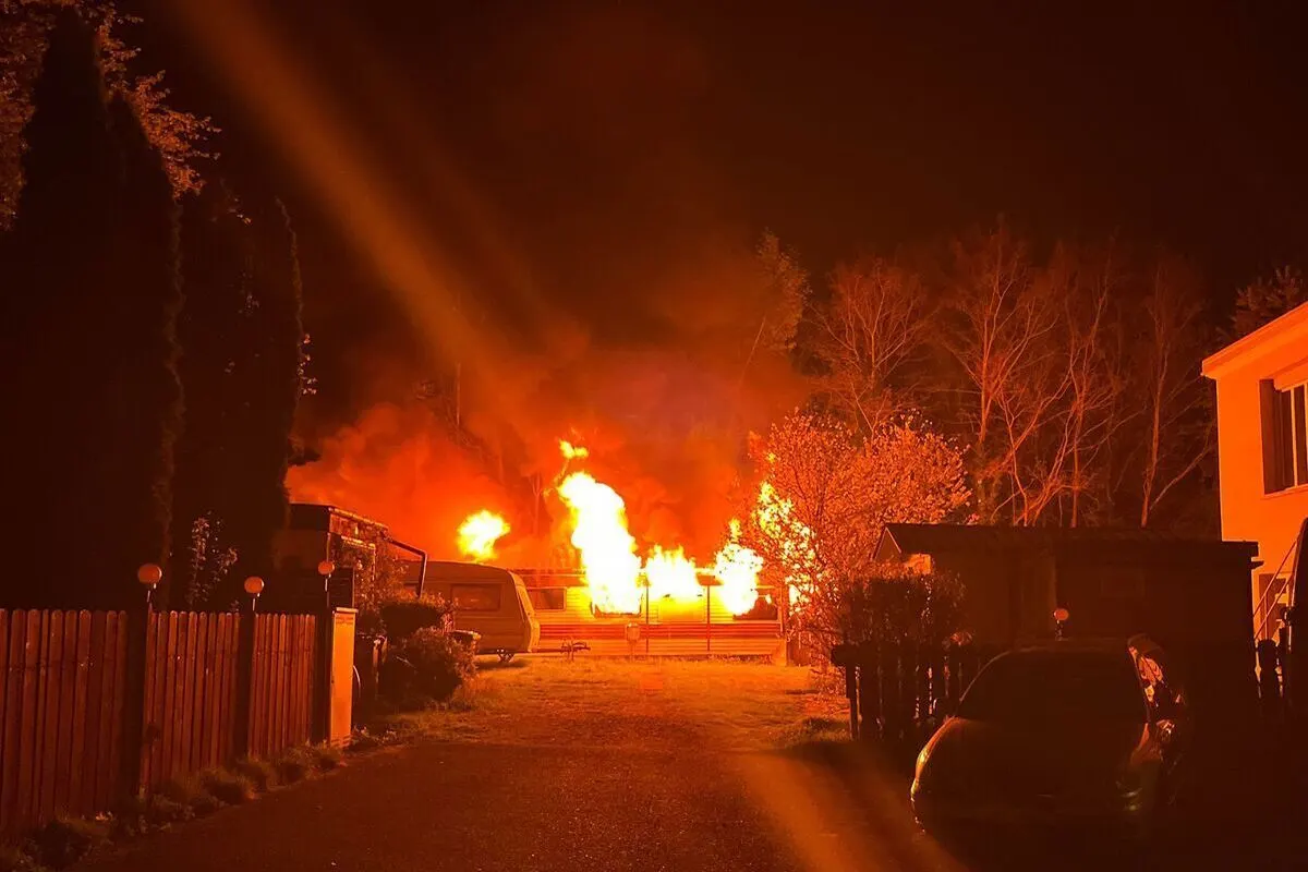 Olten SO - Feuer zerstört Wohnwagen komplett 