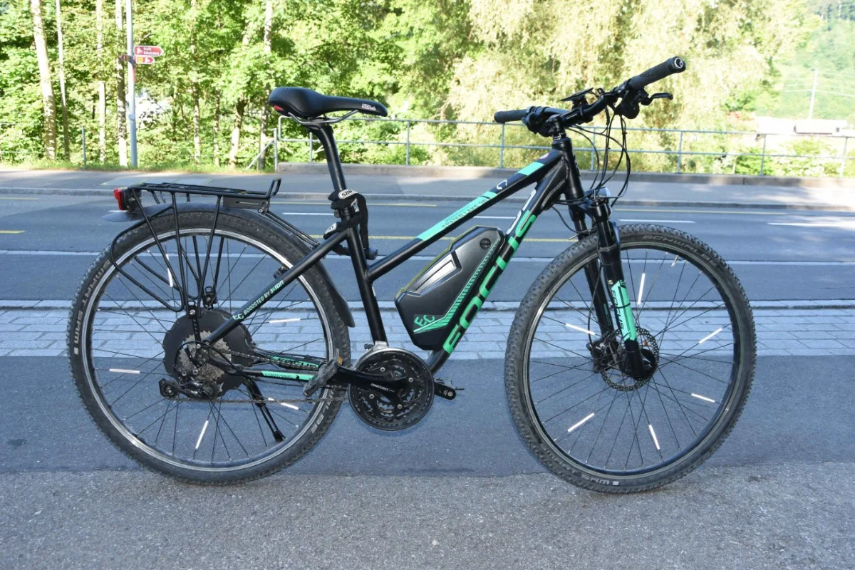 Wattwil SG - 23-jährige E-Bikefahrerin von Auto erfasst