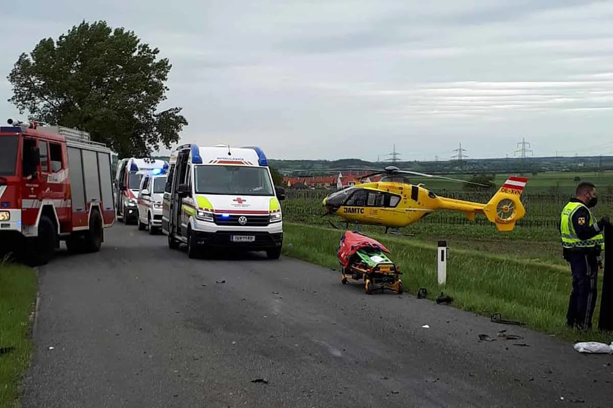 Horrorunfall in Hagenbrunn - Ein Jugendlicher tot und zwei schwer verletzt!