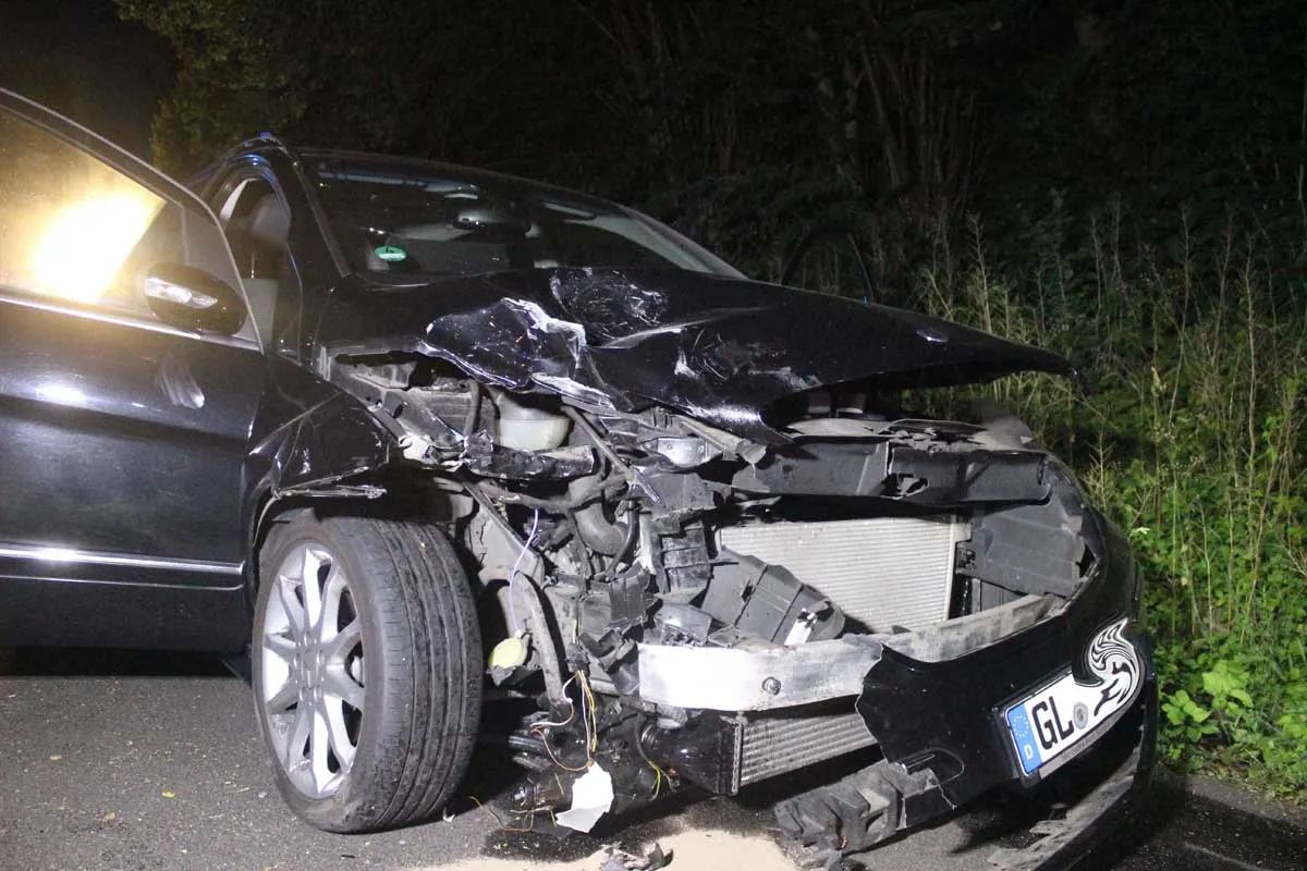 Odenthal - Schwerer Verkehrsunfall zwischen Funkenhof und Voiswinkel