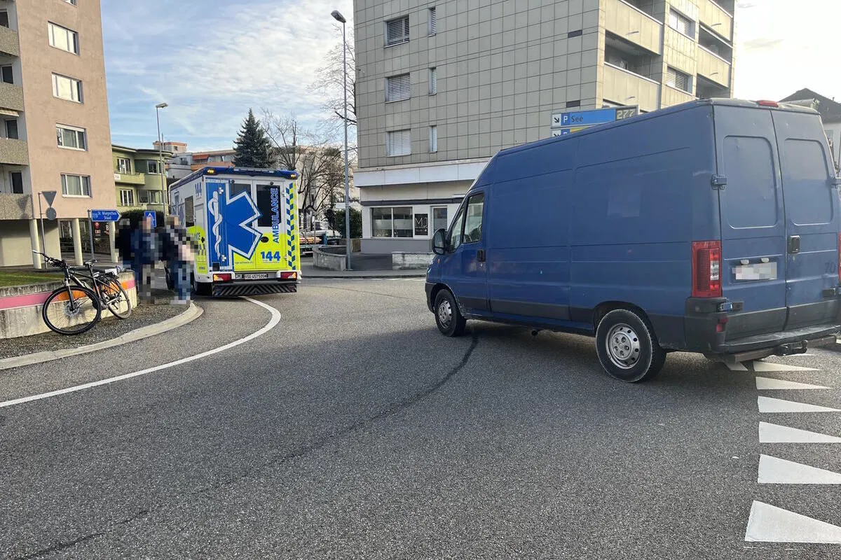 Rorschach SG - Velofahrerin nach Kollision mit Lieferwagen verletzt