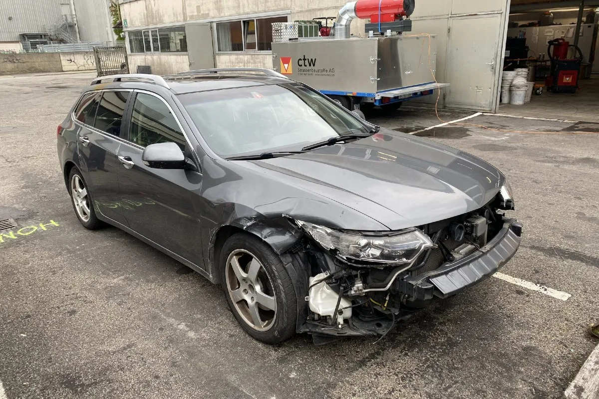 Pratteln BL - Vortrittsberechtiges Auto übersehen