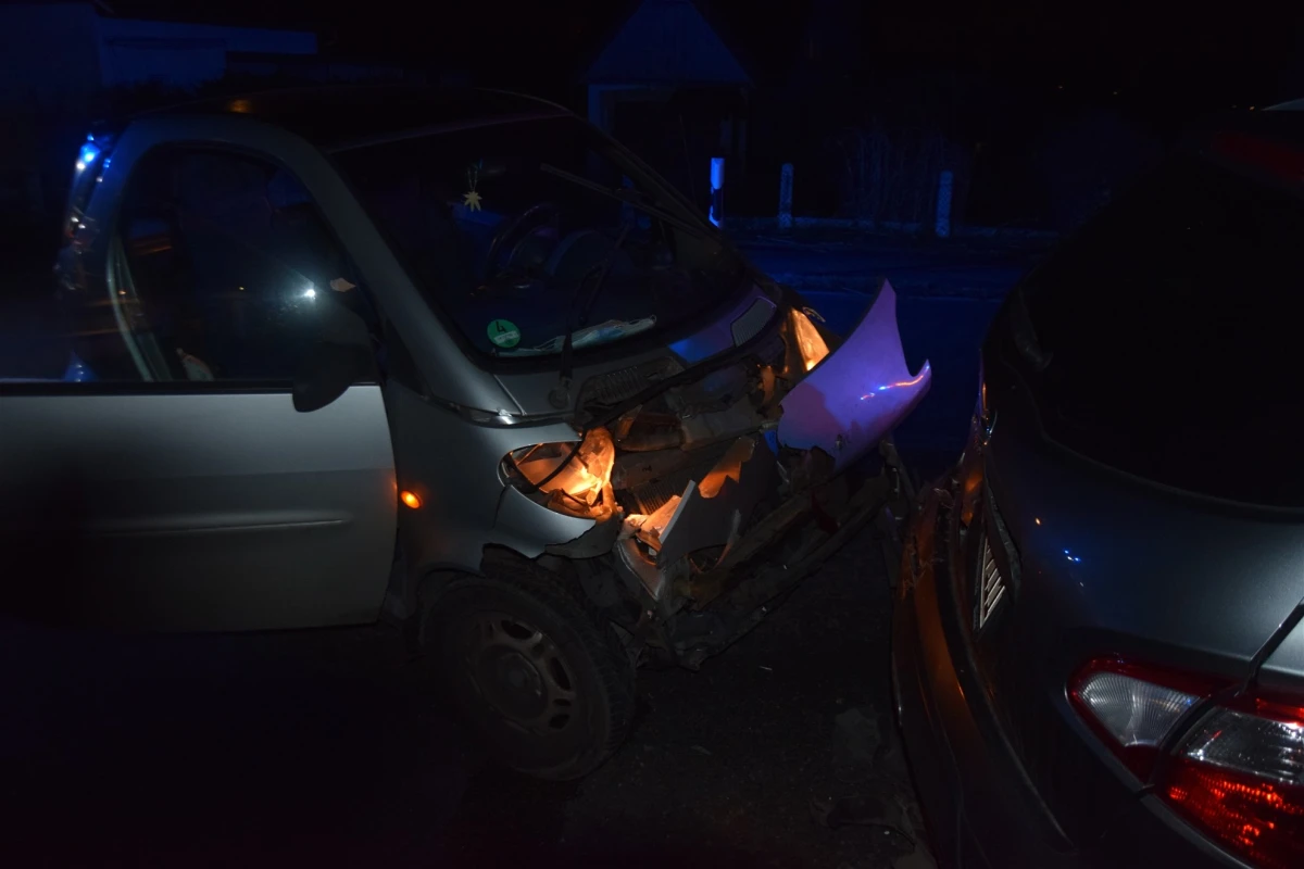 Kirchlengern – Smart kracht in geparkten Nissan