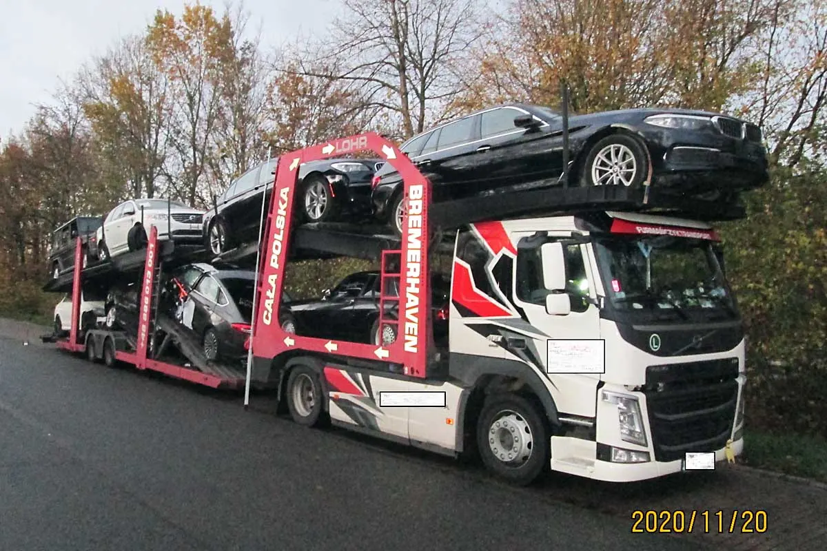 Cuxhaven - Polnischer Autotransporter zu hoch und zu lang