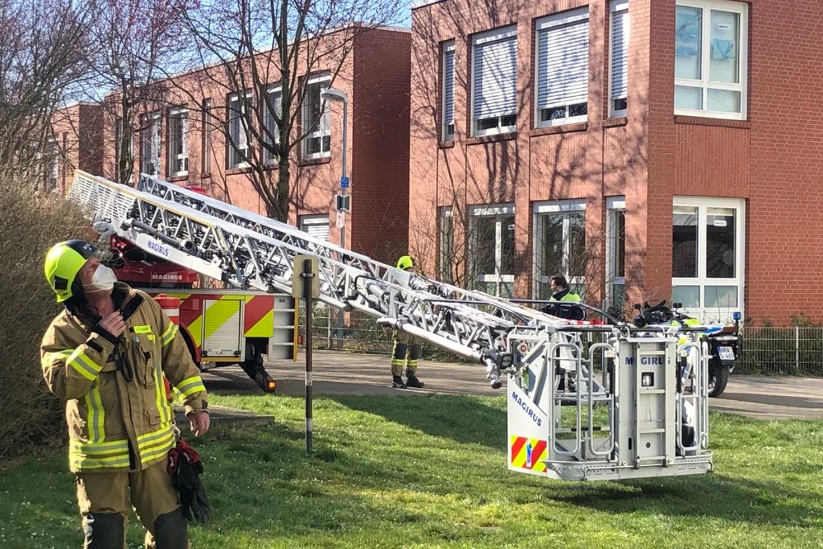 Ratingen - Balkonbrand im Hochhaus