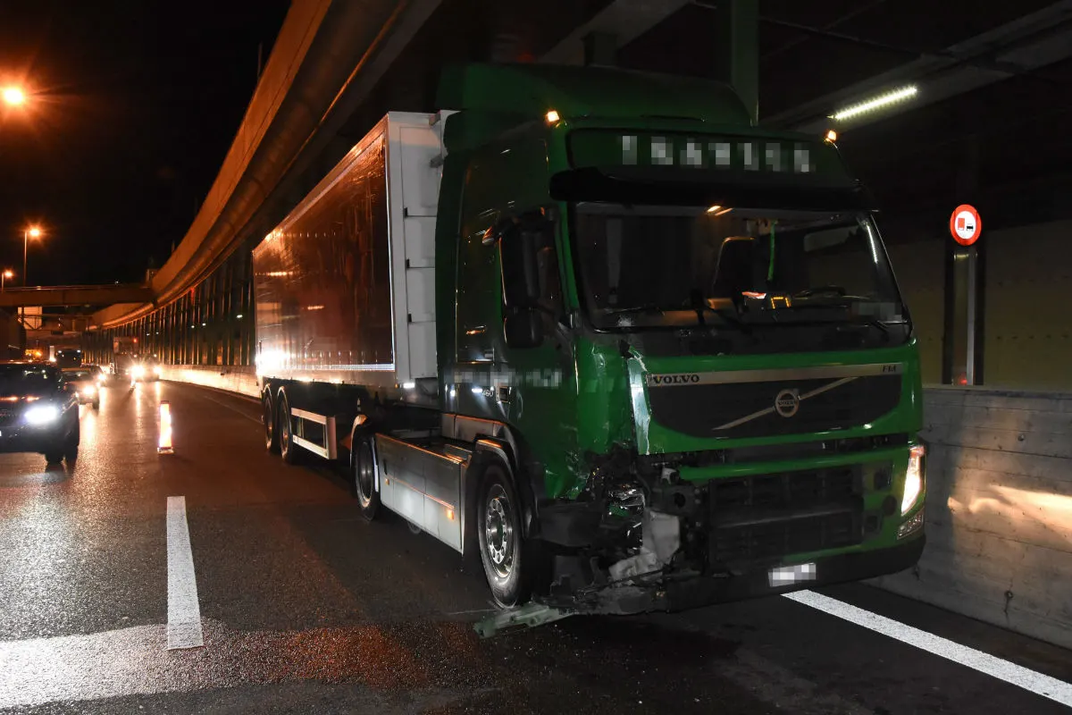 St. Gallen SG - In Signalisationsanhänger geprallt