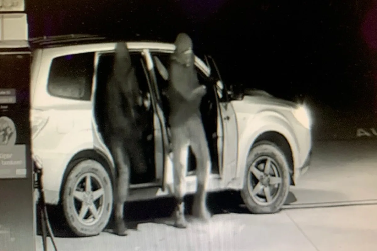 Embrach ZH - Mit gestohlenem Auto in Tankstellenshop gefahren und Tresor geklaut!