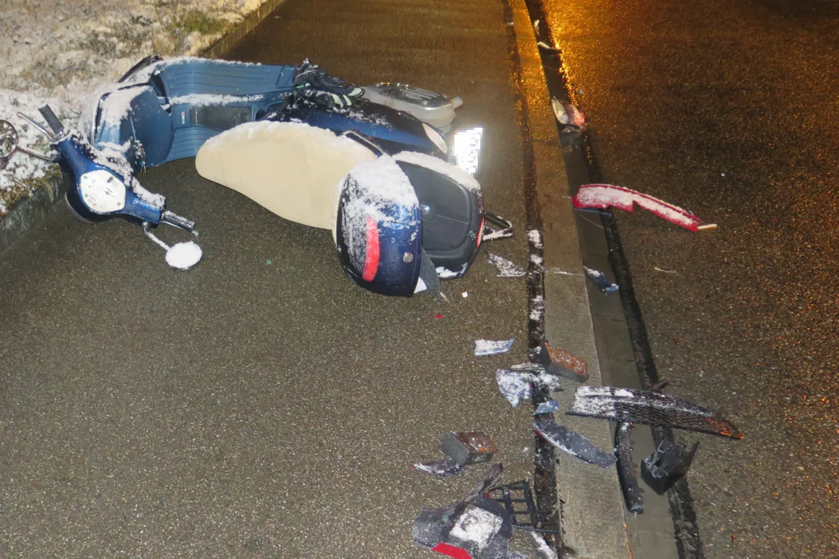 Therwil BL - Mit Rollerfahrerin kollidiert