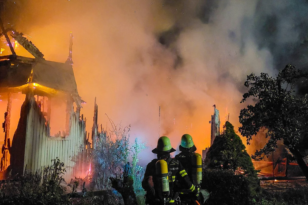 München BY - Friedenskirche komplett niedergebrannt