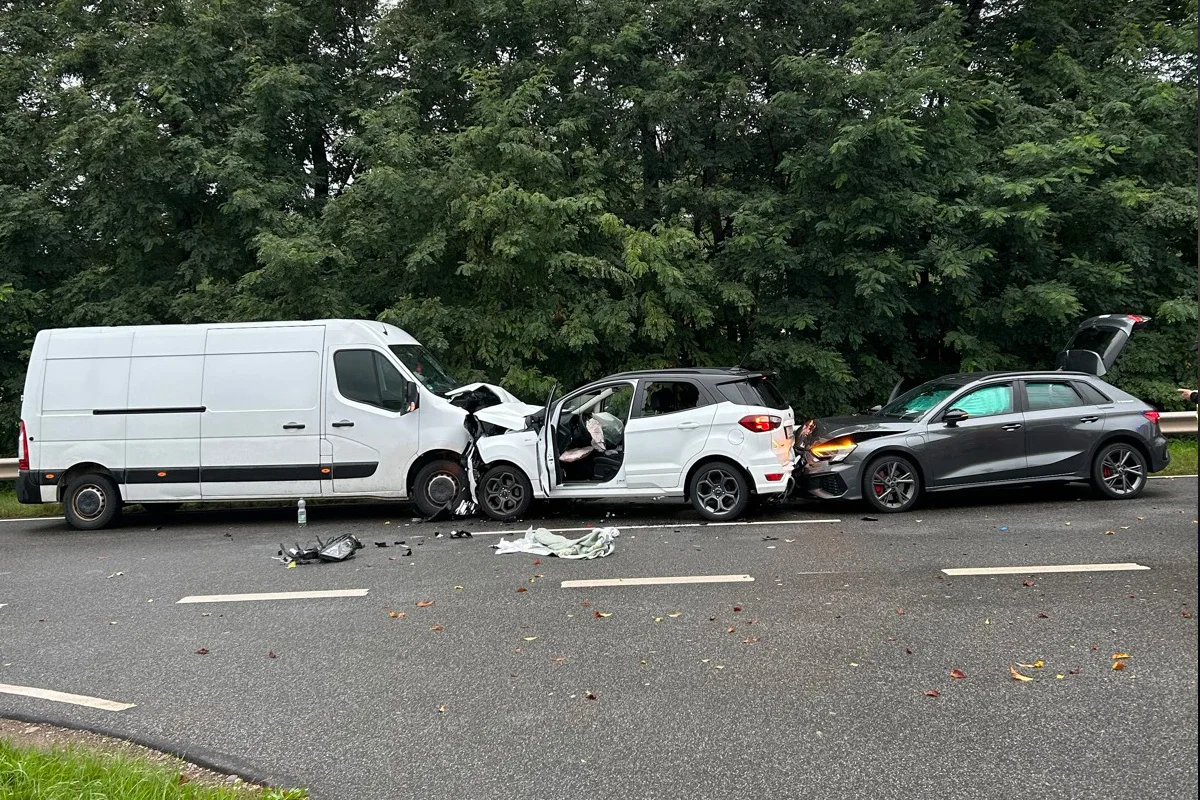 Köwerich RP – Unfall von Transporter und zwei Pkw