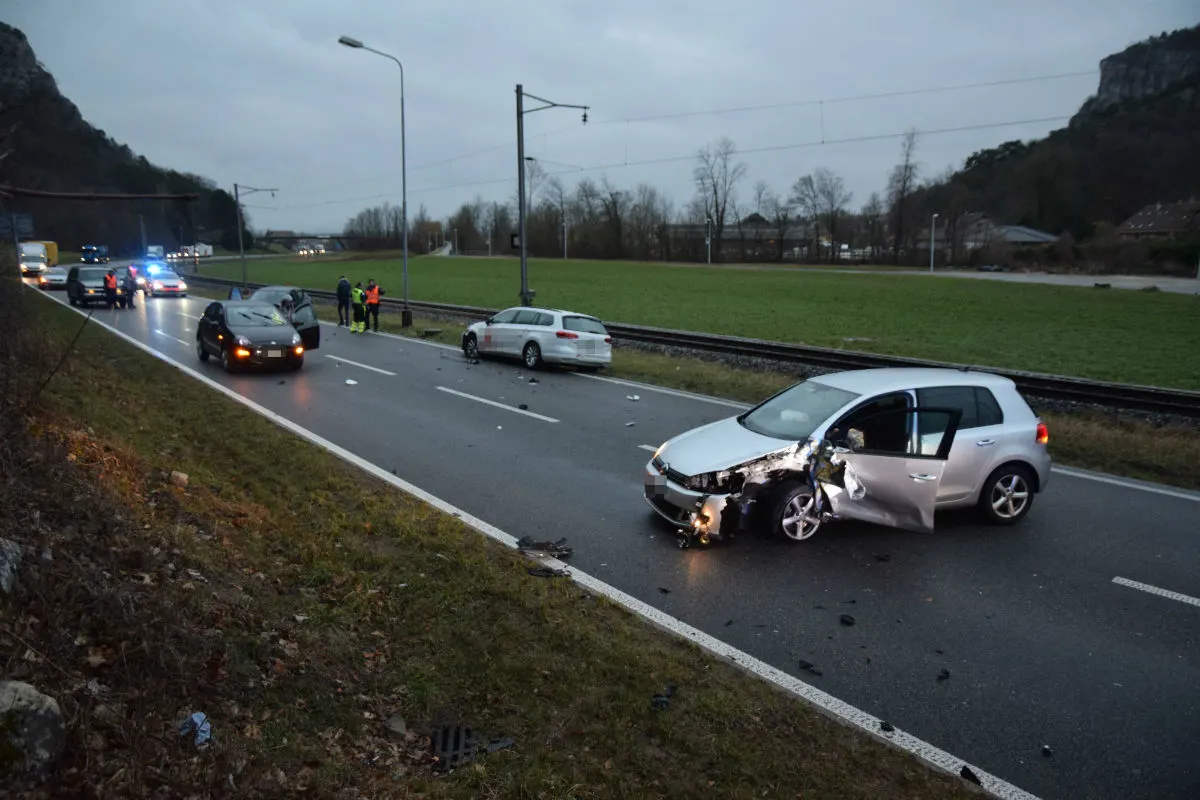 Oensingen SO - Kollision zwischen drei Autos