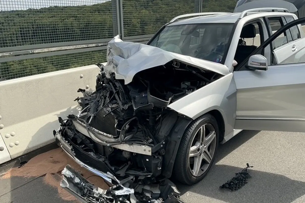A52 Ratingen NW – Mehrere Schwerverletzte bei Unfall auf Ruhrtalbrücke