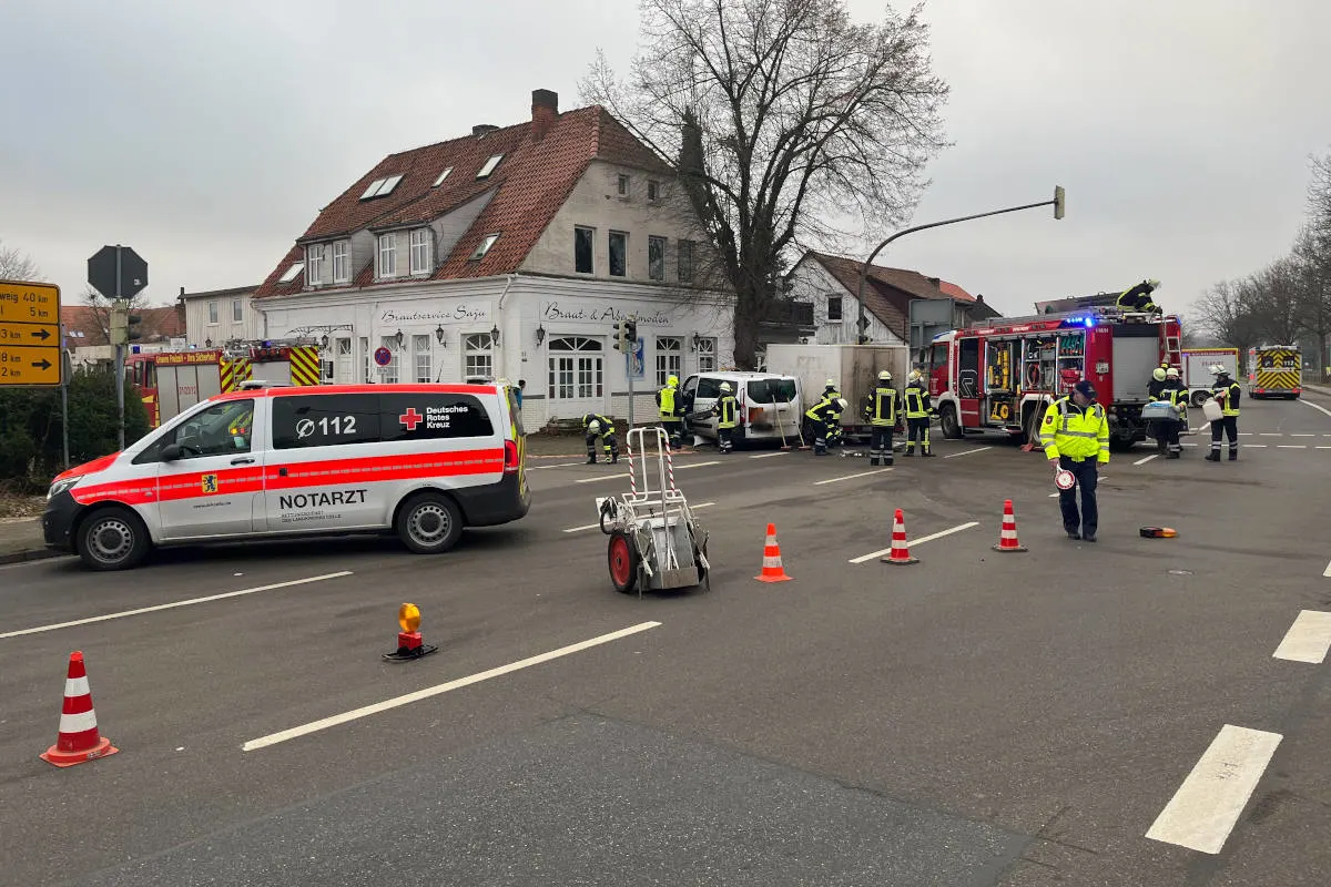 Eicklingen – Vier Verletzte nach schwerem Verkehrsunfall