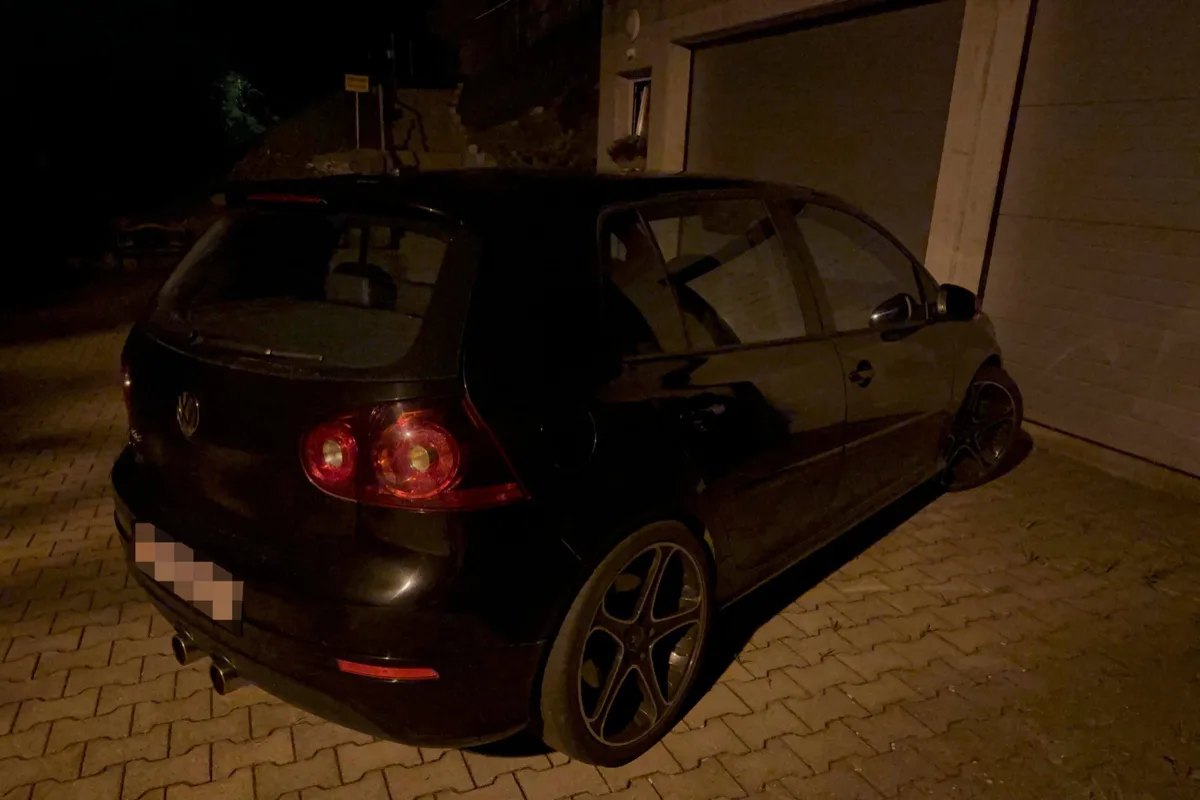 St.Gallen - Polizei stellt Auto eines Rasers sicher