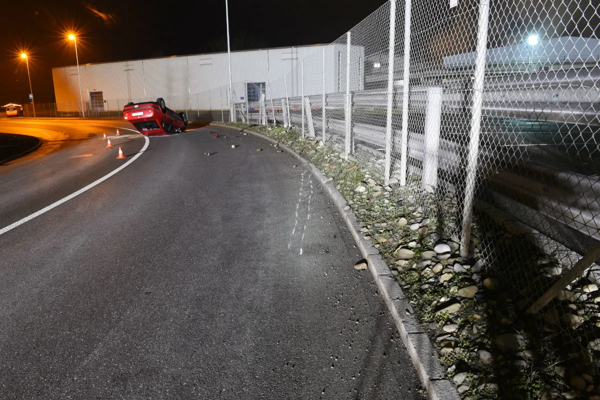 Perlen LU - Selbstunfall mit Auto in angetrunkenem Zustand