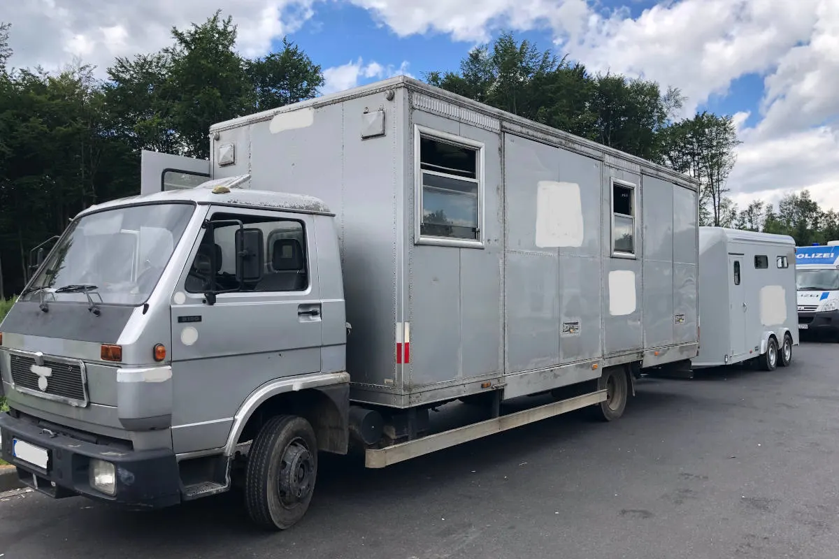 Wittgert – Fahrer ohne Führerschein, LKW überladen, Stellfläche zu gering