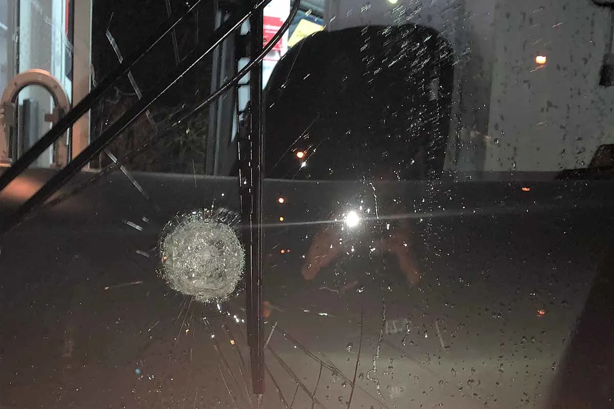 Mainz - Straßenbahn-Fahrer am Gesicht und Auge verletzt!