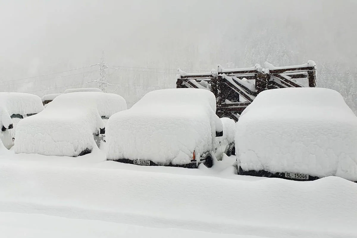 Warnung – Bis Montag Nachmittag ist weiterer Starkschneefall angesagt!
