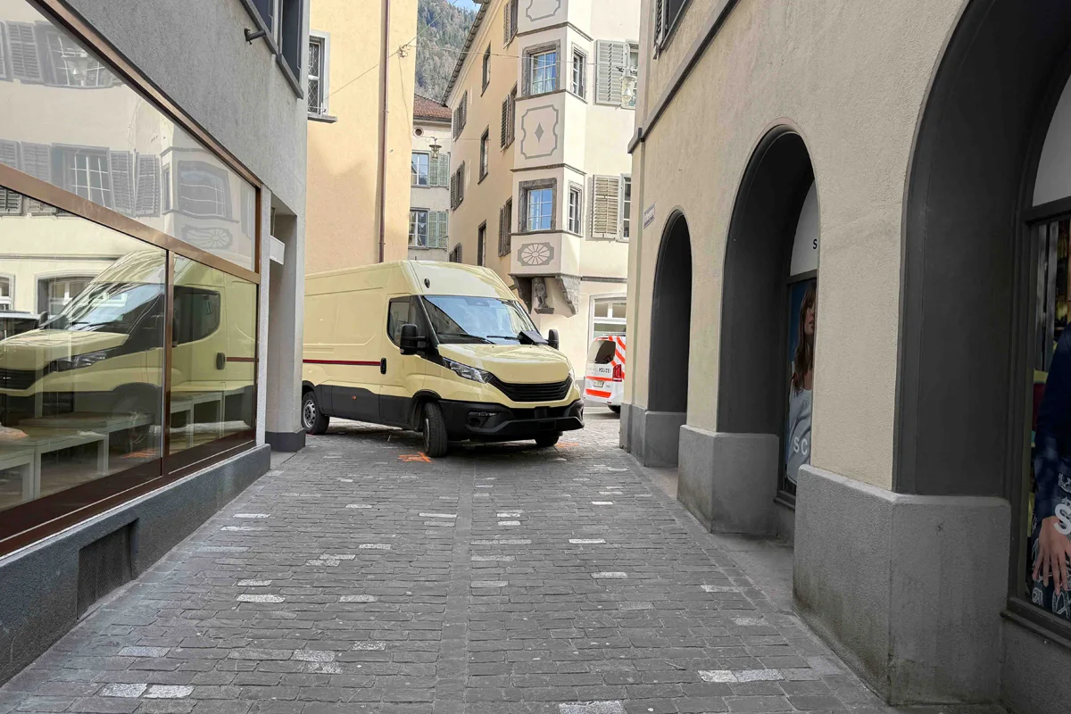 Chur GR – Lieferwagen erfasst Kind (3) beim Abbiegen