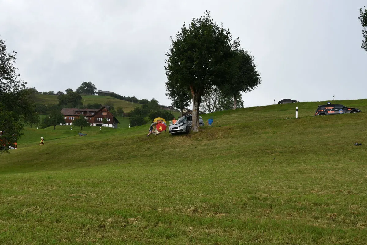 Altstätten SG - Mit Subaru gegen Baum geprallt