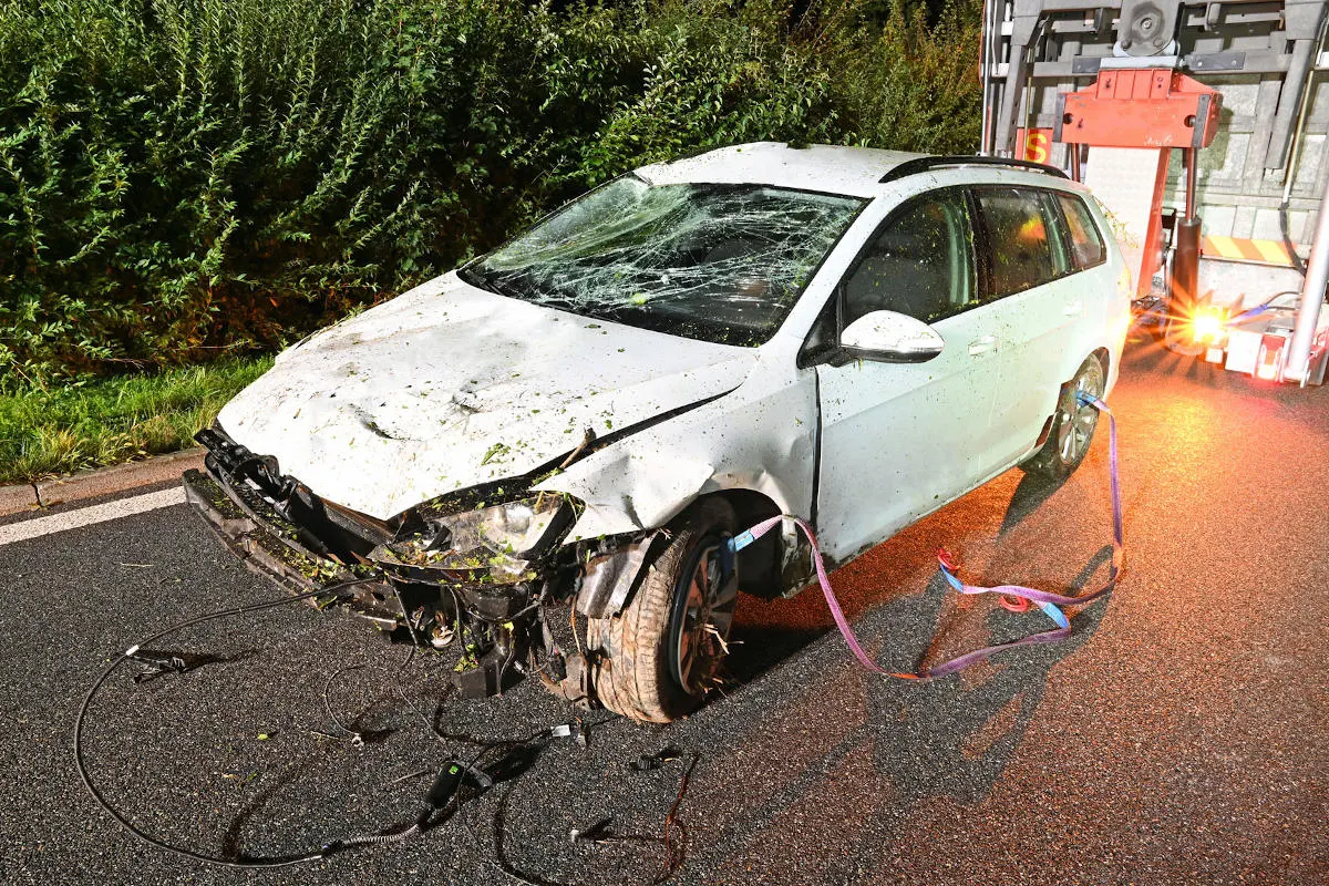 Autobahn A2 Dagmersellen LU - Autofahrer verursacht Selbstunfall 
