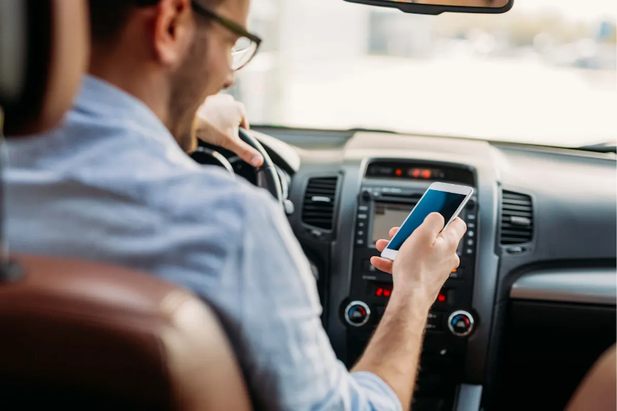Baar ZG – Mit Smartphone in der Hand erwischt