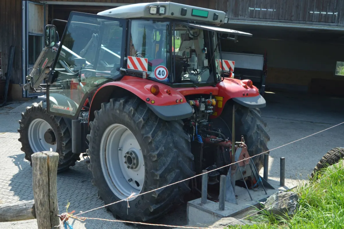 Speicher AR - Arbeiter auf Bauernhof schwer verletzt