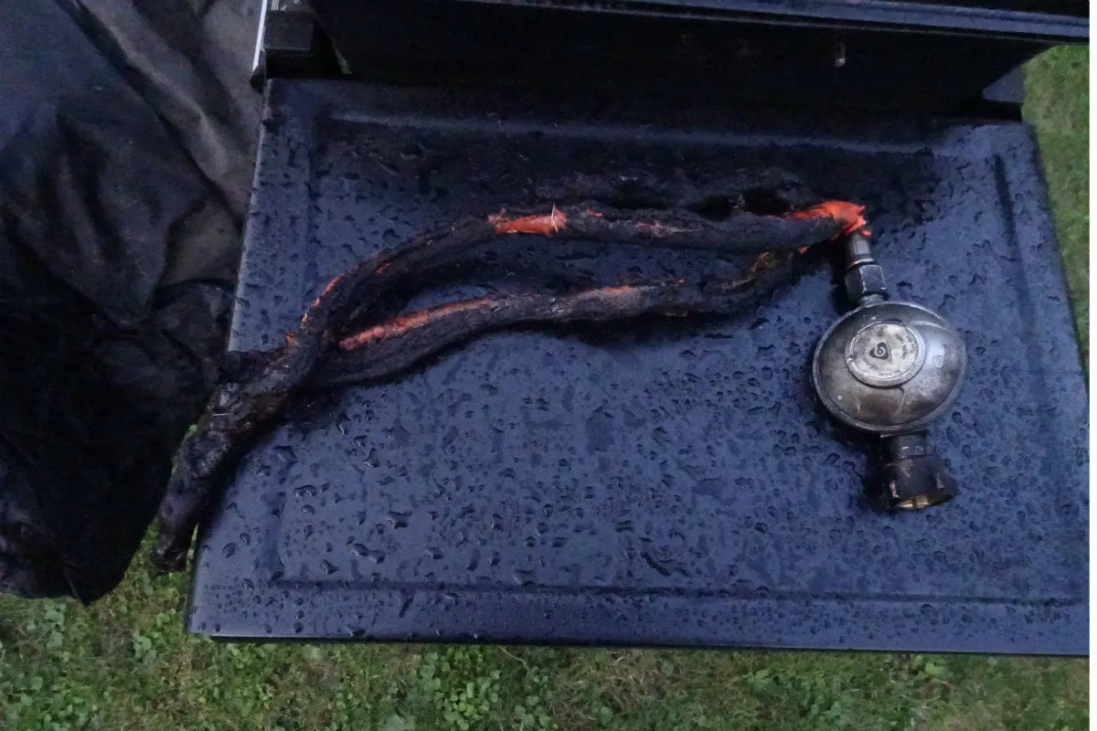 Schleitheim SH - Grill in Brand durch poröse Gasleitung
