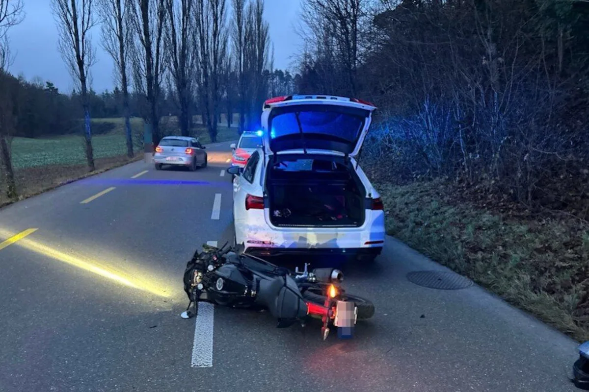 Stetten SH – Töfffahrer verletzt sich bei Auffahrkollision