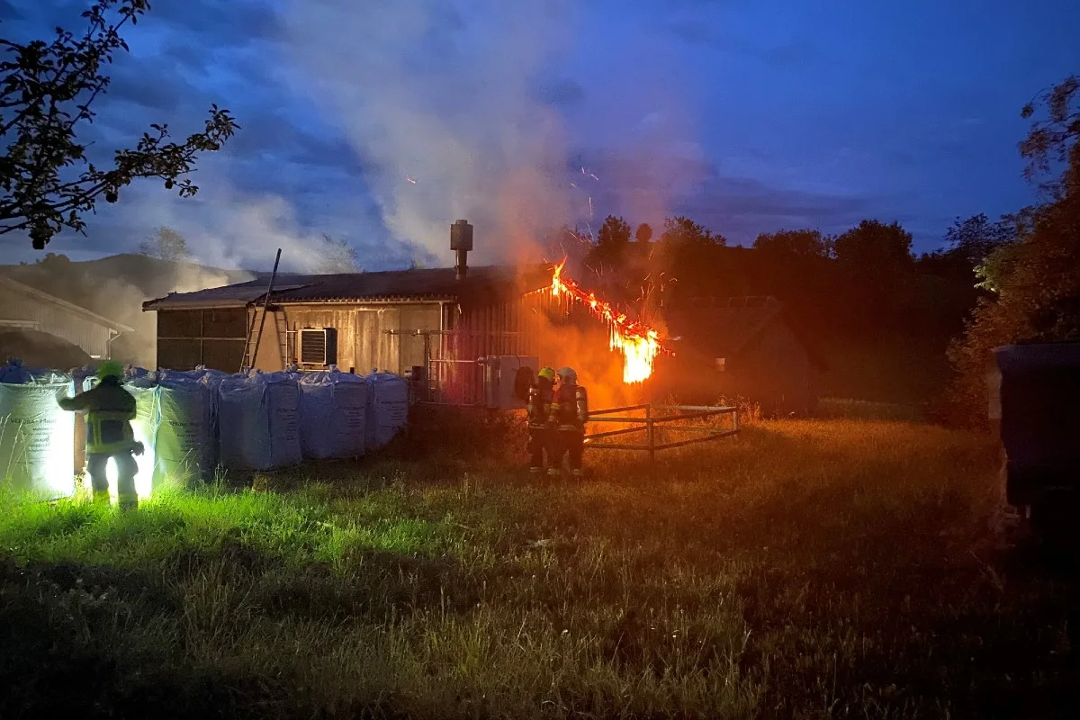 Neuheim ZG - Brand in einem Schopf 