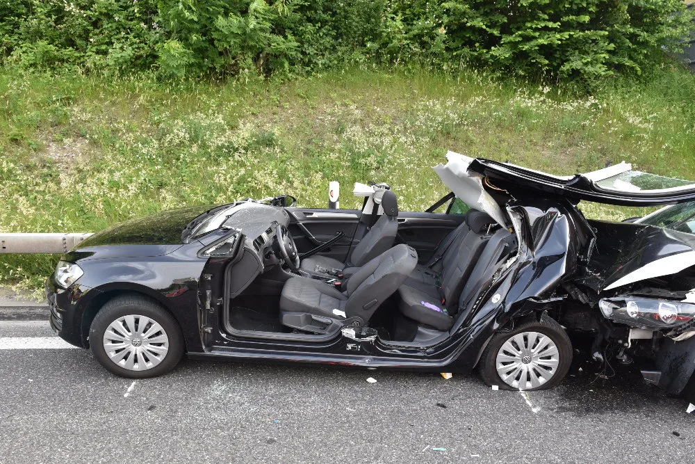 Geroldswil ZH - Zwei Verletzte bei Verkehrsunfall 