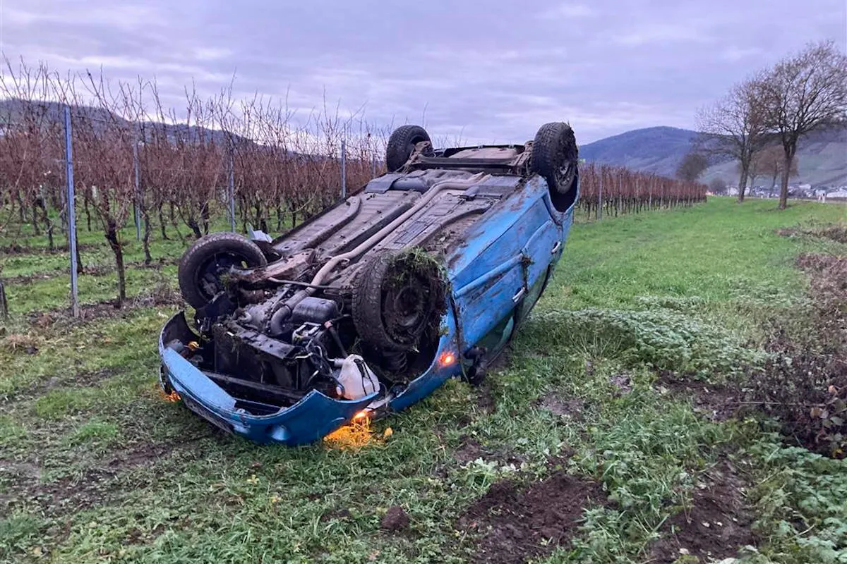 Fahrzeug in Kesten überschlagen – Fahrer schwer verletzt.