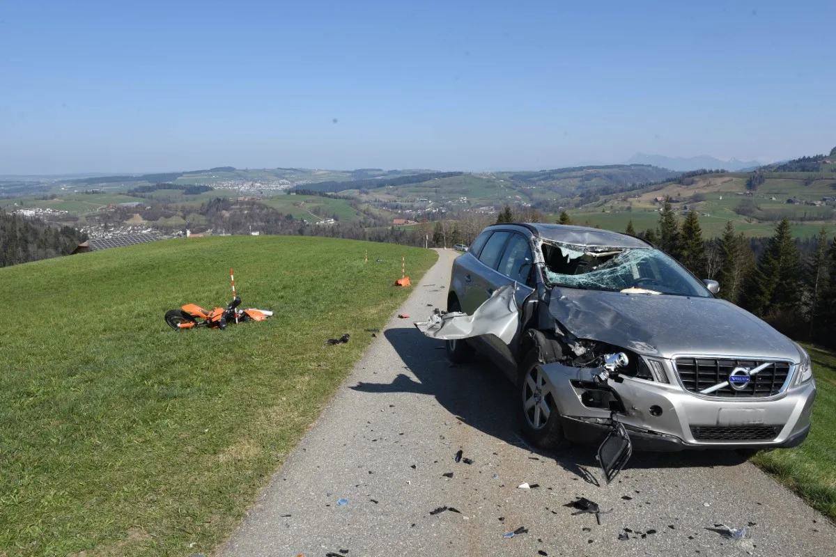 Wolhusen LU - 22-jähriger Töfflenker erheblich verletzt!